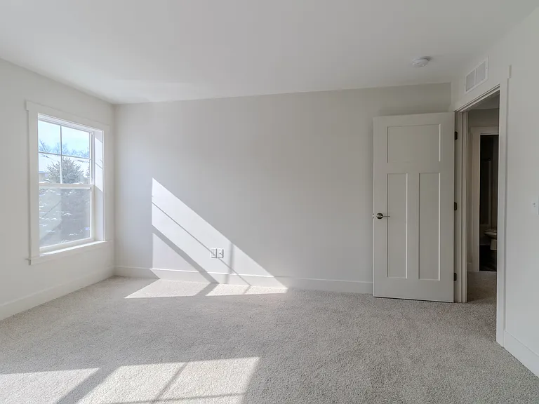 Premier Place II — Photo 10