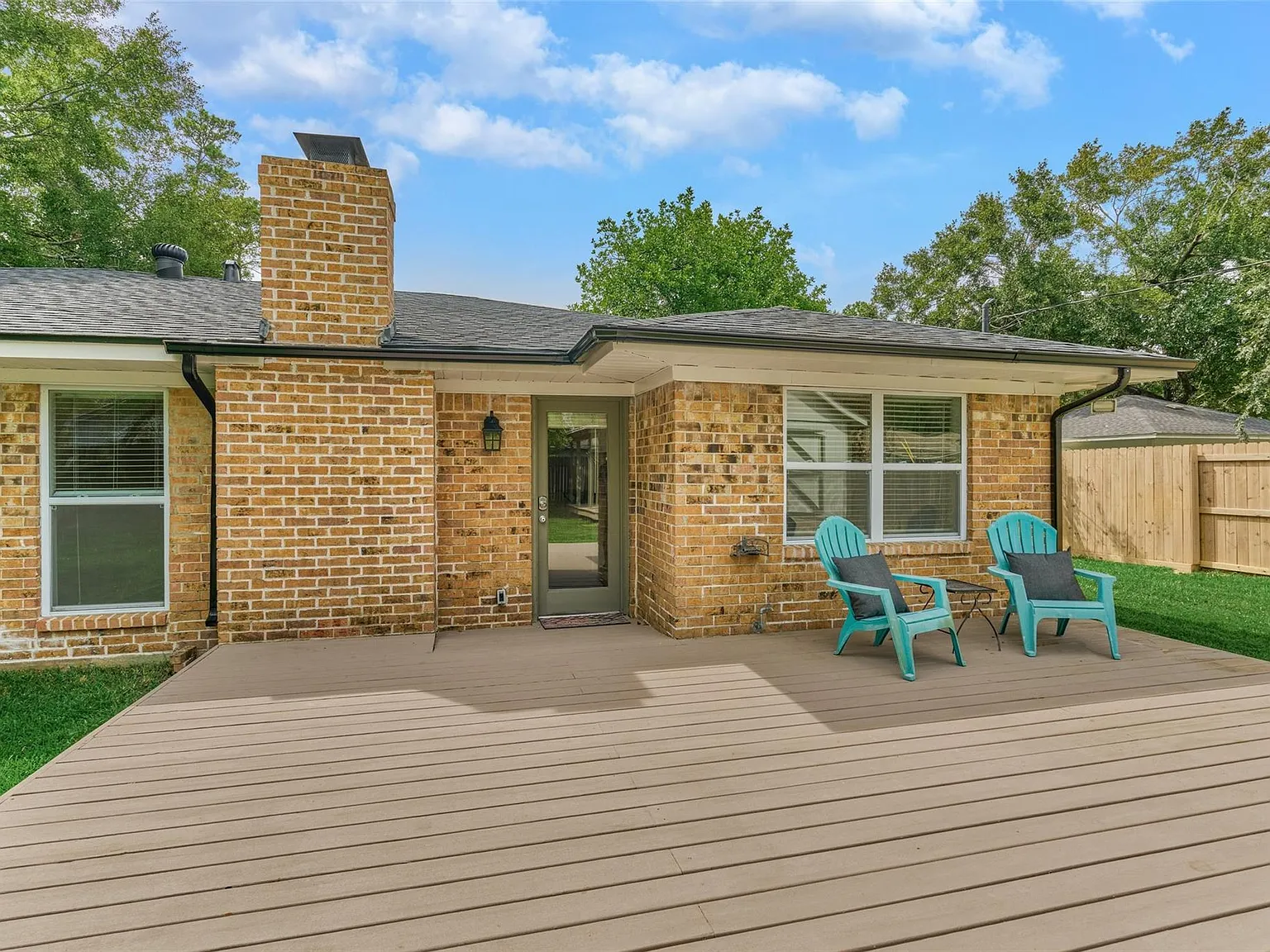 4 bed, 2.0 bath, 1544 sqft, $2,000 — Photo 2