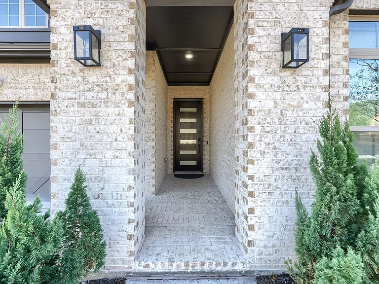3313 Pillory Ln — Photo 3
