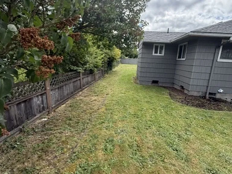 512 S Yew St — Photo 5