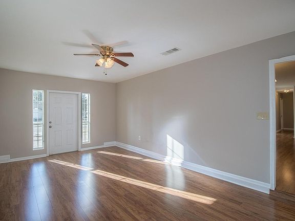3rd image of 206 Alverado Dr