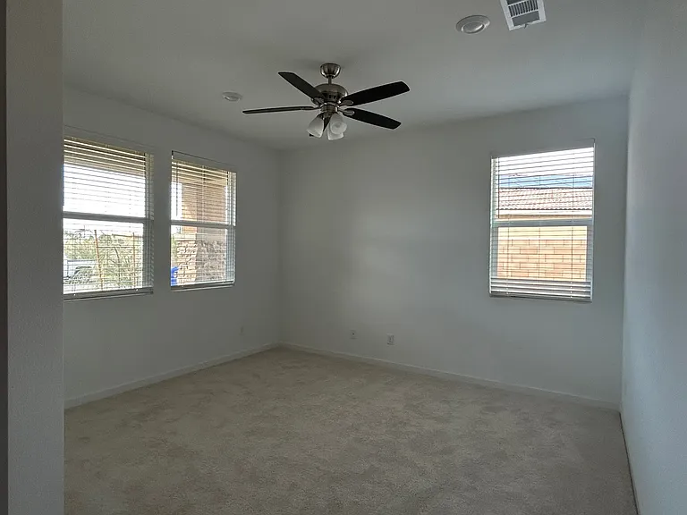 40082 Catania Ct — Photo 11