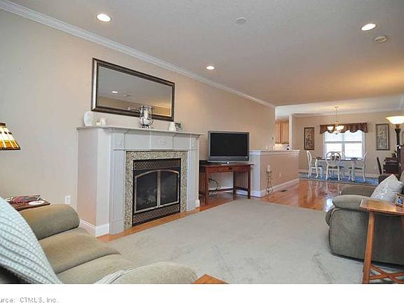 4th image of 1158 Hartford Tpke Unit 11