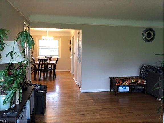 2nd image of 121 Starlight Dr