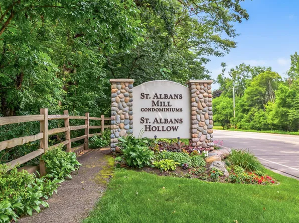 3020 Saint Albans Mill Rd APT 303, Minnetonka, MN 55305