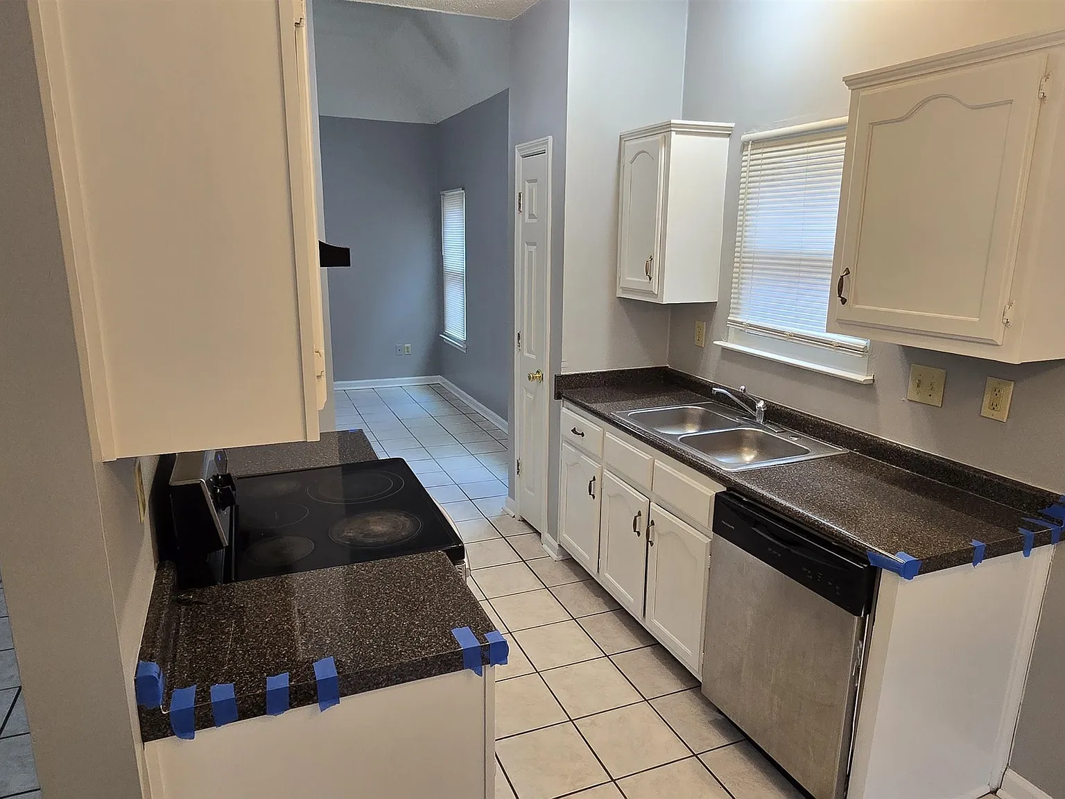 3 bed, 2.0 bath, 1311 sqft, $1,350 — Photo 3