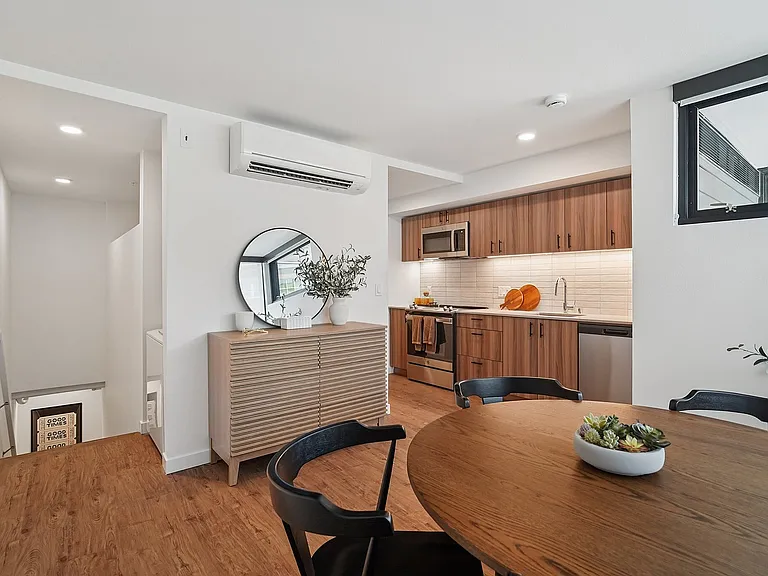 15-web-or-mls-21st Ave S-0606-015