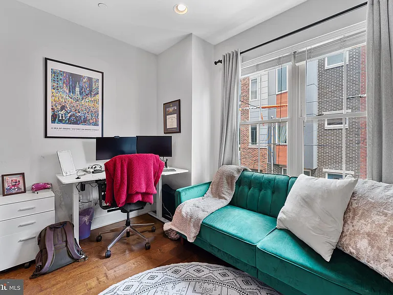 1336 S Bouvier St #B — Photo 12