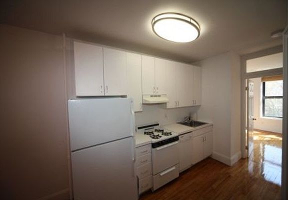 3rd image of 449 7th Ave APT 1R