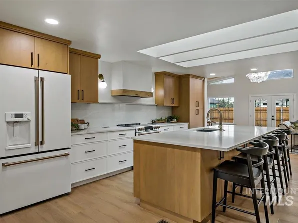 5320 W Wylie Ln, Boise, ID 83703