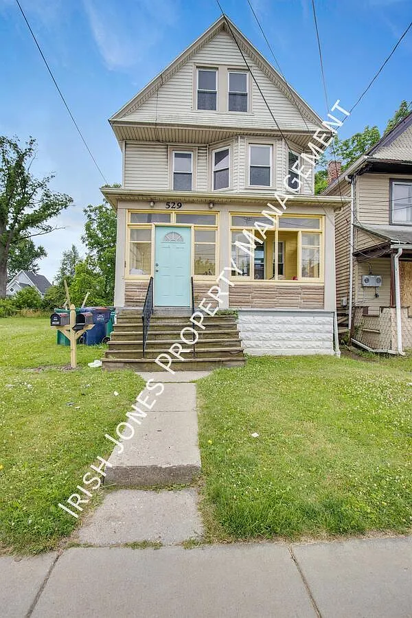 2 bed, $1,025 — Photo 1