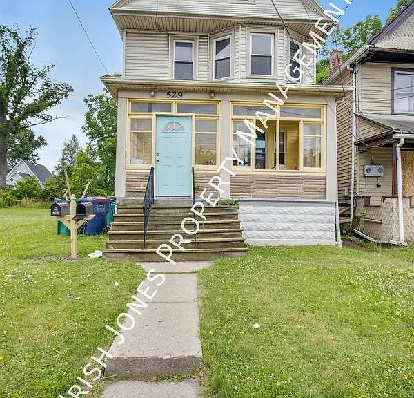 529 Winslow Ave #UPPER — Photo 1