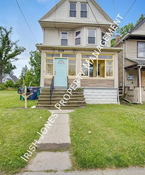 529 Winslow Ave #UPPER