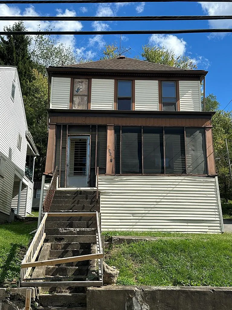 2300 Warwood Avenue photo 1