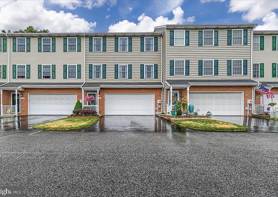 1st image of 118 Country Ridge Dr