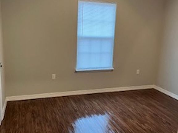 3rd image of 201 Coggins Ave #5A