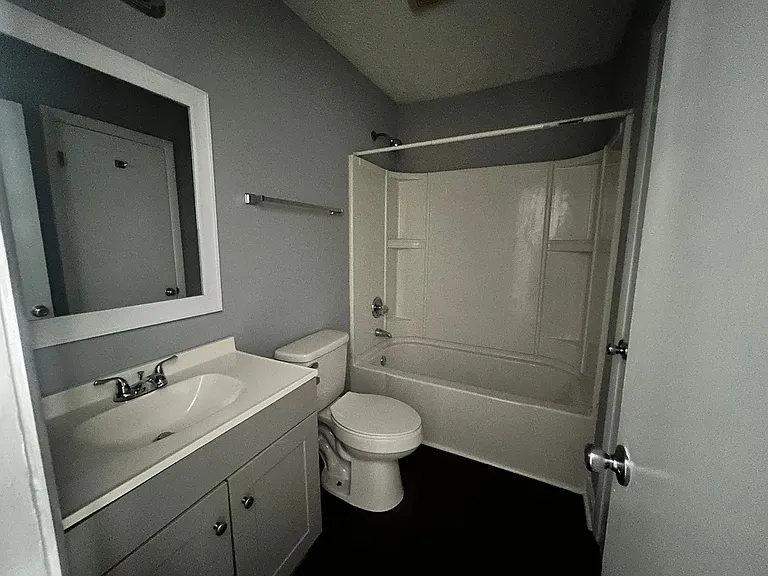 6466 Kelmscot Ct — Photo 16