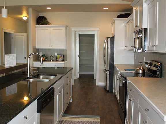 5th image of 2020 Yellow Pine Dr