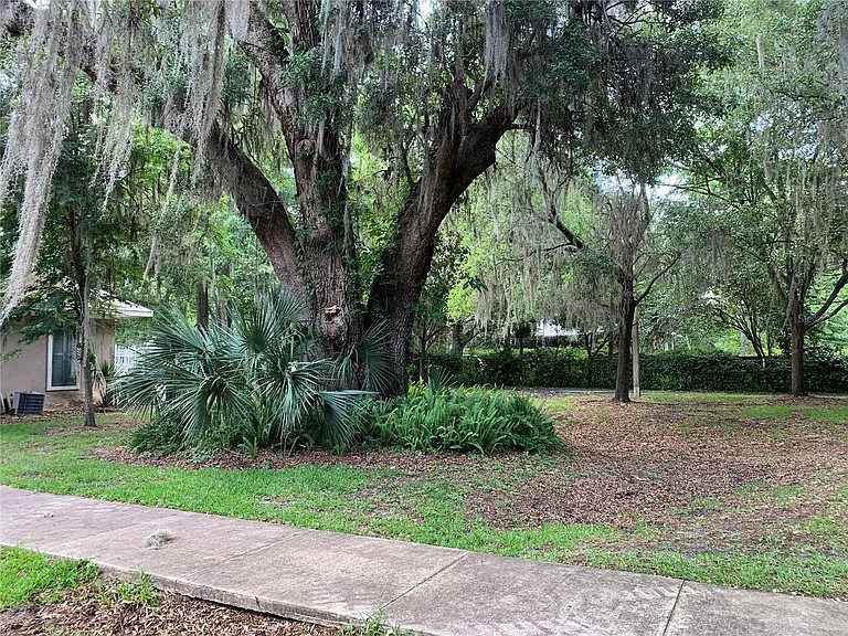 887 NW 21st Ave — Photo 36