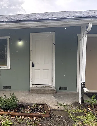1761 Rogue River Hwy #5 Photo 1
