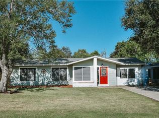 203 Crockett St, Port Lavaca, TX 77979