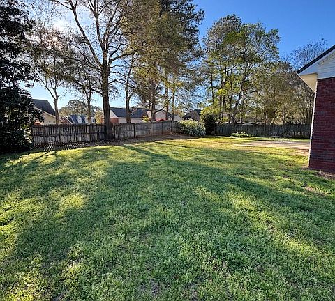 3rd image of 310 Waynesboro Way