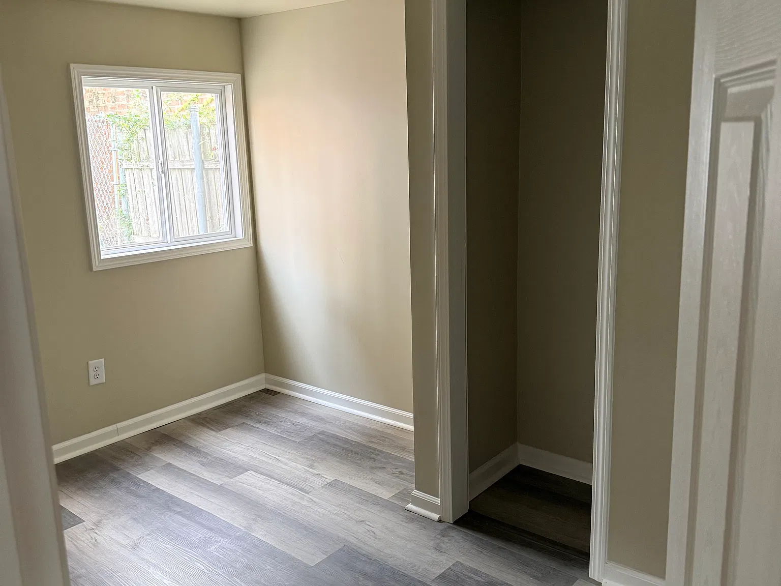 2 bed, 1000 sqft, $1,500 — Photo 4