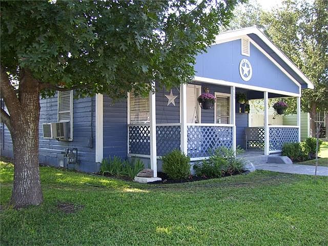 1st image of 465 N Lampasas St