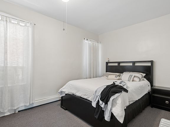 5th image of 2205 N Melvina Ave