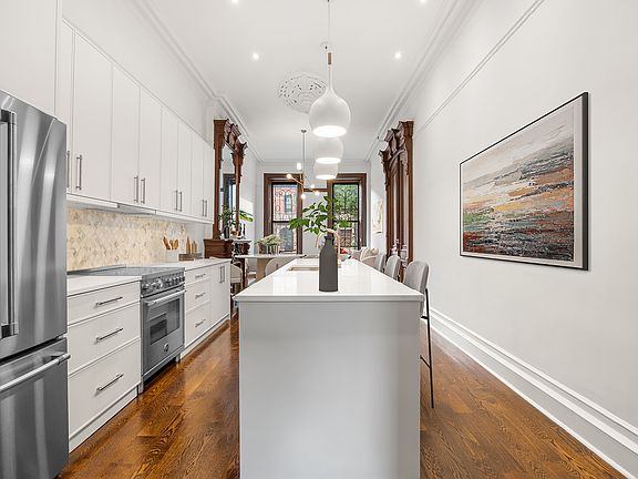 2nd image of 34 7th Ave APT 2