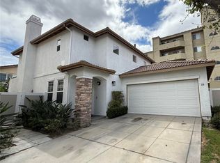 18 Redwood Ct, Stanton, CA 90680