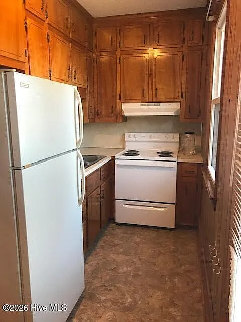 2 bed, 1.0 bath, $900 — Photo 3