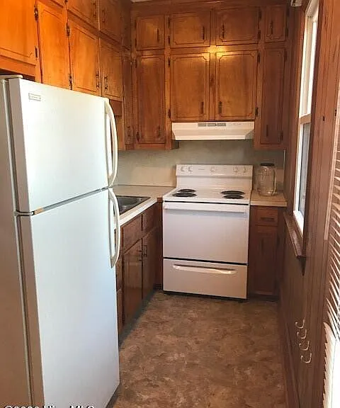 219 N Church St #B — Photo 3