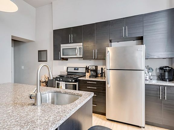 3rd image of 2353 Sidney St #1