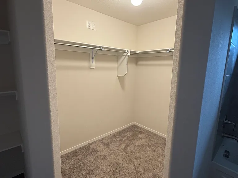 515 Ashwood St — Photo 10