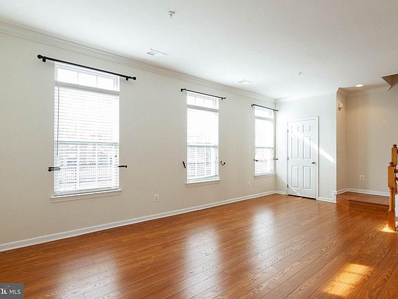 5th image of 2702 Sheffield Hill Way #221