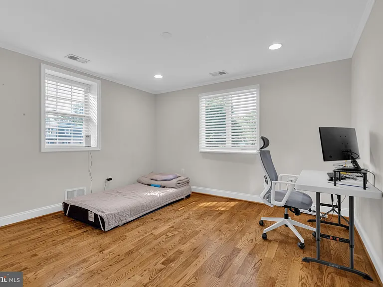 7205 Van Ness Ct — Photo 26
