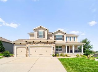 830 Creekmoor Pond Ln, Raymore, MO 64083