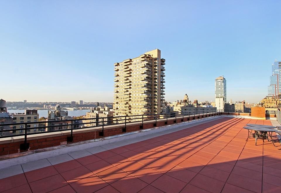 1st image of 215 W 95th St APT 16B