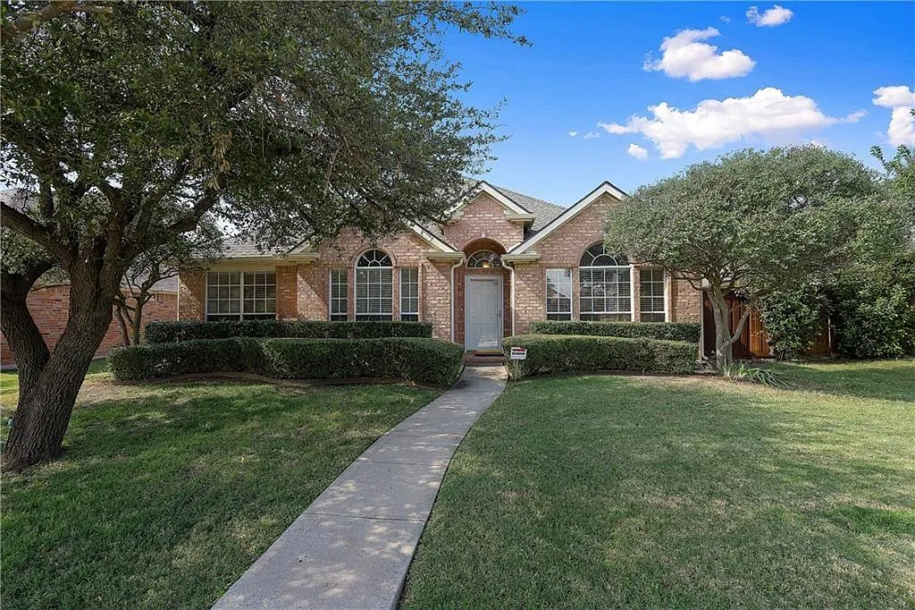 4 bed, 2030 sqft, $3,200 — Photo 1