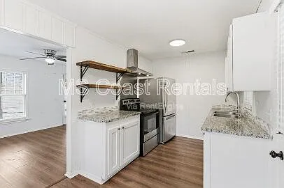 20 Martha Ave — Photo 15