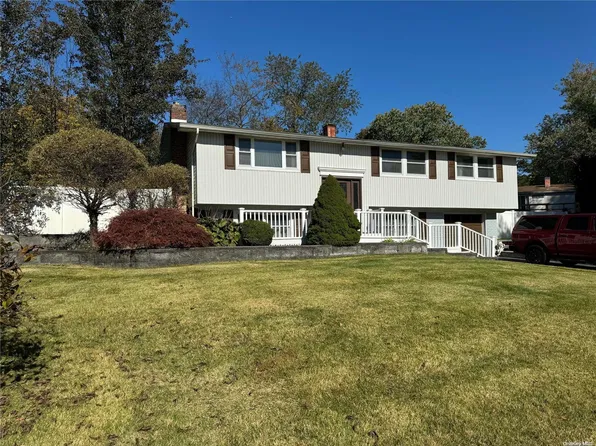 3 Fairway Drive, Port Jefferson Station, NY 11776