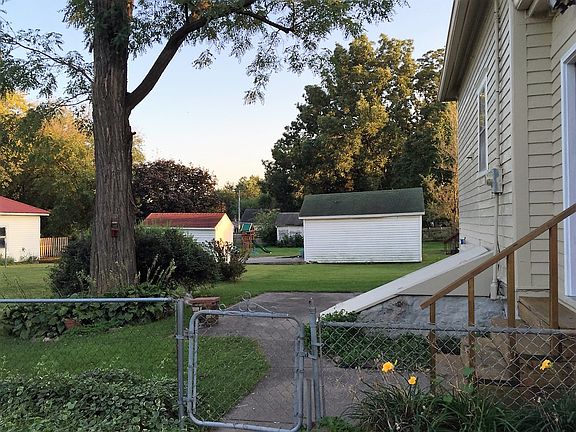 5th image of 929 Vine St