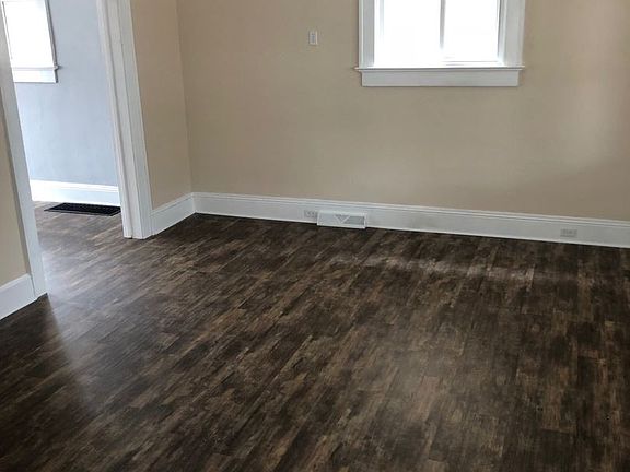 4th image of 1021 W 31st St
