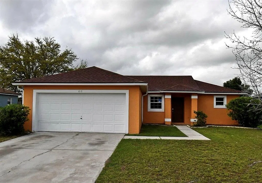 3 bed, 4.0 bath, 1071 sqft, $1,900 — Photo 1