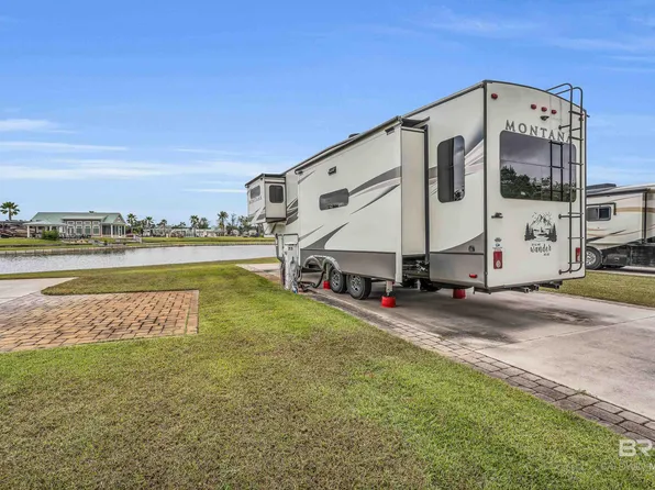 11868 Gateway Dr, Elberta, AL 36530