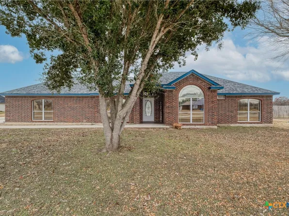 233 Thomas Dr, Martindale, TX 78655