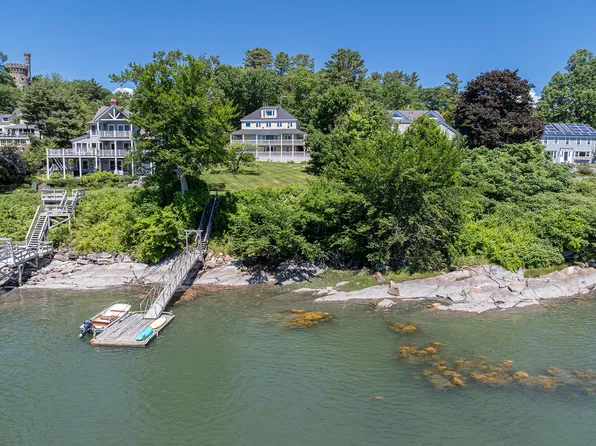21 Harraseeket Road, Freeport, ME 04032