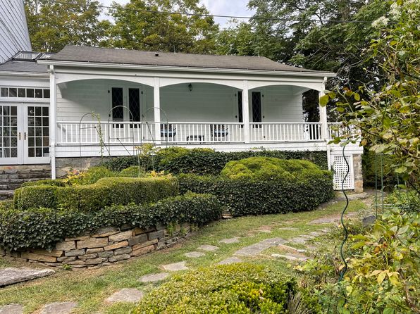 856 Boston Post Rd #1