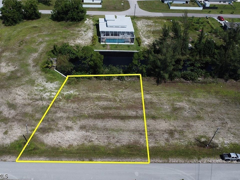1st image of 807 NE 38th Ter